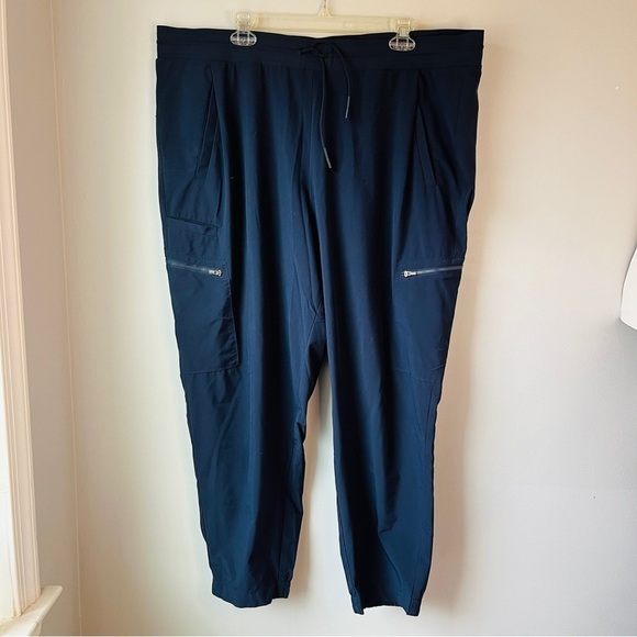 Athleta Plus Size Venture Pant in Navy - Picture 3 of 14